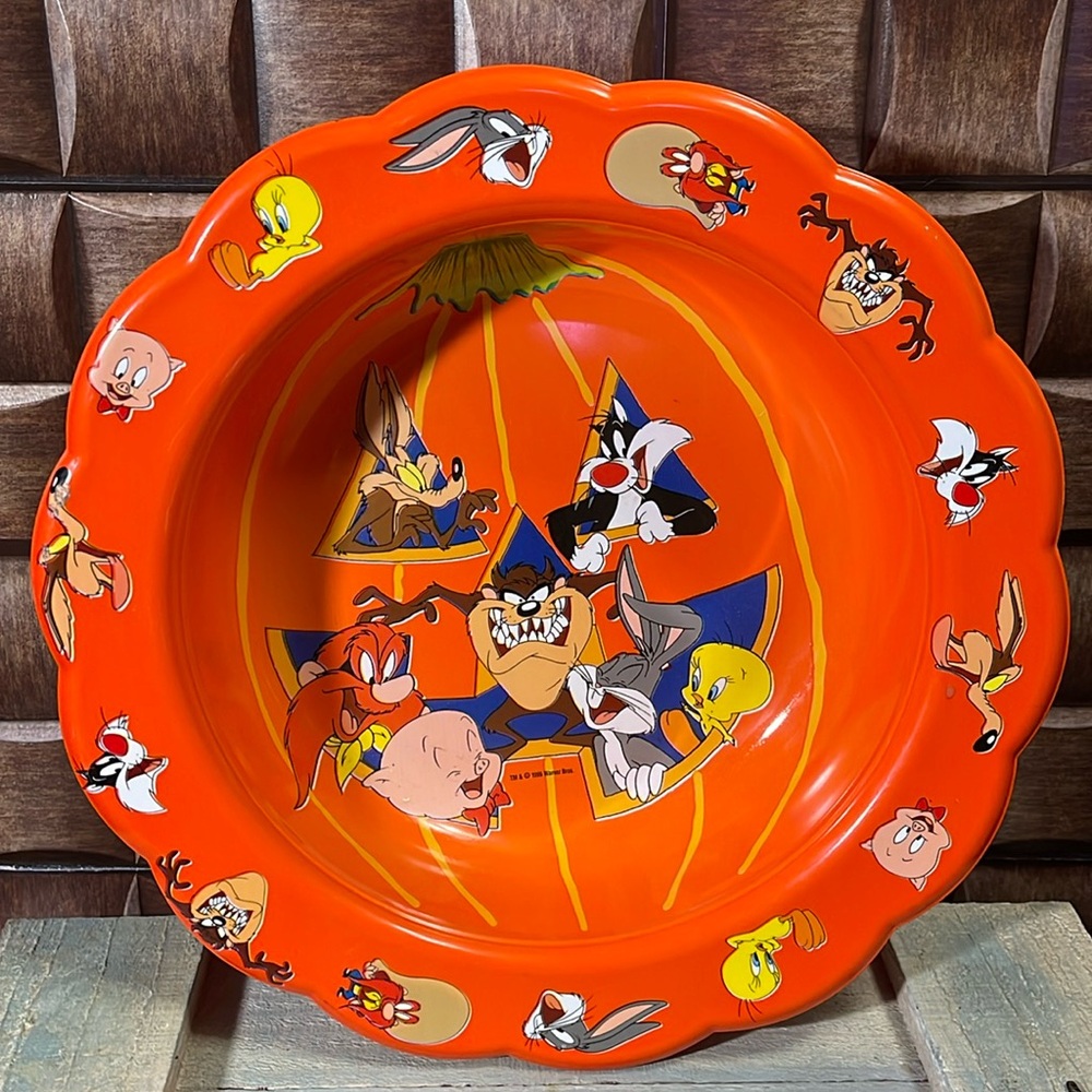 Vintage 1995 Looney Tunes Candy Bowl Excellent Condition Pre Owned